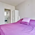 Charming Apartment For 3 People ❁ Ternes Quartier ❁